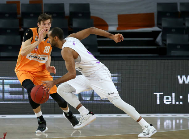 奈接受失利 奈接受失利