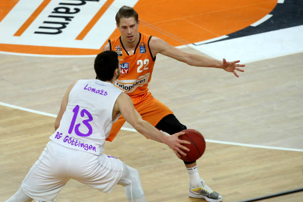 团结协作的 团结协作的